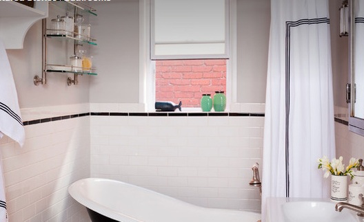 经典黑色和白色混合维多利亚风格的浴室装修效果图